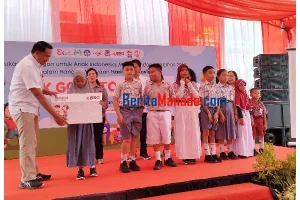 OJK dan BSG Edukasi 500 Siswa SD Pentingnya Menabung