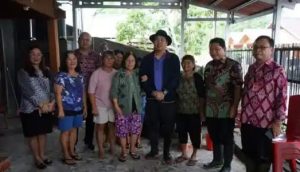 Steven Kandouw Peduli, Warga Roong Dapat Bantuan