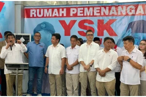 Di Rumah Pemenangan, Yulius Selvanus Kenalkan Andre Sumual sebagai Calon Bupati Minahasa