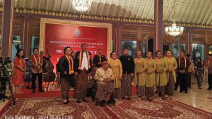 Olly Dondokambey Resmi Bergelar Kanjeng Pangeran Arya Darmonagoro dan Rita Dondokambey-Tamuntuan Kanjeng Mas Ayu Darmaningtyas