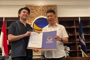 Asiano Kawatu-Deren Runtuwene Terima SK NasDem untuk Pilkada Minsel, Gerindra Sementara Proses