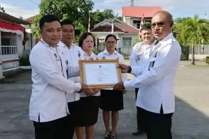 Lapas Amurang Beri Penghargaan ke Pegawai Teladan