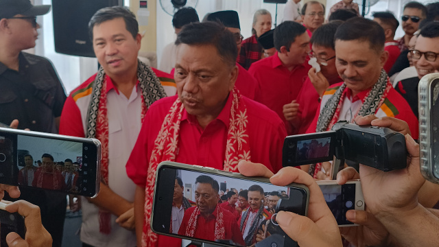 Ditanya 'Resep' Keharmonisan Memimpin Bersama Steven Kandouw, Olly Dondokambey Ajak Baca Mazmur 37 Ayat 37