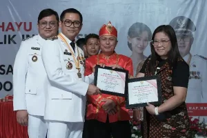 Terima Penghargaan Joune Ganda, Yudith Rondonuwu Berharap Bank Sampah Didukung Pemerintah