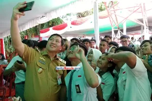 Steven Kandouw Disambut Sukacita di SMAN 3 Manado