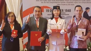 Sekda Micler Lakat Wakili Wali Kota Manado Terima Duplikat Bendera Pusaka dari BPIP