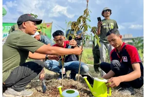 Alfamidi Tanam 17 ribu Bibit Pohon dan Cek Kesehatan Ratusan Warga secara Gratis di HUT ke-17