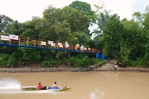 Bangun Jembatan Gantung, BRI Bantu Mobilitas Warga dan Dorong Ekonomi Masyarakat Desa