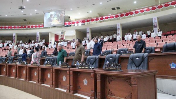 Di Rapat Paripurna DPRD Sulut, Steven Kandouw Paparkan Delapan Prioritas Pembangunan 2025 9 Di Rapat Paripurna DPRD Sulut, Steven Kandouw Paparkan Delapan Prioritas Pembangunan 2025