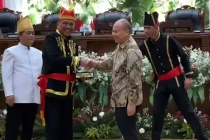 Olly Dondokambey Terima Penghargaan dari Perusahaan Pengolahan Kelapa Terbesar di Dunia