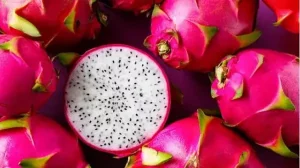 Dibalik Kasiat Buah Naga, Ternyata Ada 4 Kelompok yang Dilarang Memakannya, Simak!