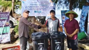PKM Unsrat Dorong Terwujudnya Rehabilitasi Ekosistem Pesisir Desa Parentek