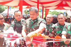 Bawa Misi Kemanusiaan, KASAD Kunjungi dan Resmikan Titik Air Bersih