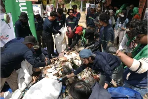 Public Clean-Up dan Gladian PANJI TERRA, Bukti Telkomsel Terapkan ESG