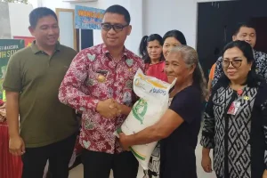 Reza Dotulong Pimpin Penyerahan GPM di Dua Desa, Bentuk Nyata Perhatian Pemkab Minut