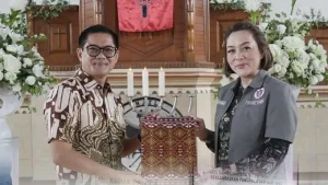 Joune Ganda, Kevin Lotulung dan Michaela Paruntu Rangkai Sukacita di GMIM Hermon Kulu