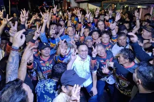 Rakyat Tomohon Makin Jatuh Cinta pada Wenny Lumentut – Michael Mait