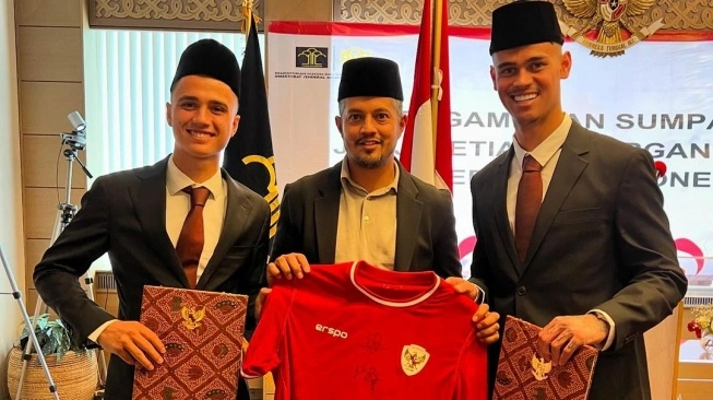 Sebelum Debut di Timnas Indonesia, Mees Hilgers Ditunggu Lawan Ini 