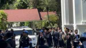 Menyentuh! Sebelum Lepas Landas Pulang ke Solo, Jokowi Titipkan Pesan Ini ke Prabowo