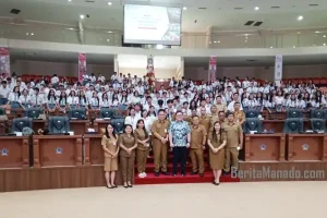 Billy Lombok Beri Materi Seputar Tugas, Fungsi DPRD Bagi 258 Guru dan Siswa