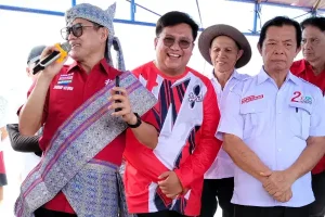 Terima Gelar Kehormatan Suku Bajo, Joune Ganda Dinilai Pemimpin Panutan