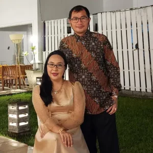 Disertasi Diuji Mantan Menristekdikti, Ketua Dharma Wanita FISIP Unsrat Raih Gelar Doktor