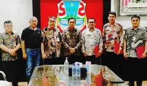 Pjs Wali Kota Manado Clay Dondokambey Didampingi Sekda Serahkan SK PLT kepada Tiga Camat