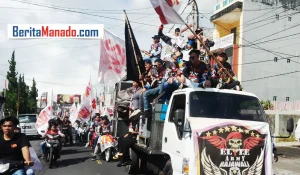 Puluhan Ribu Massa Pendukung Wenny Lumentut – Michael Mait Tumpah Ruah di Jalan Raya Kota Tomohon