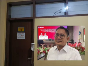 Bawa Dua Kardus Berkas, Sekkot Bitung Rudy Theno Diperiksa Penyidik Tipidkor Polda Sulut