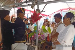 Yulius Selvanus Disambut Secara Adat Oleh Keluarga Besar Komaling di Kota Tomohon