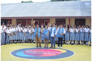 Karyawan Indosat Bangun Studio Digital Pertama untuk Sekolah di Indonesia dari Bahan Daur Ulang