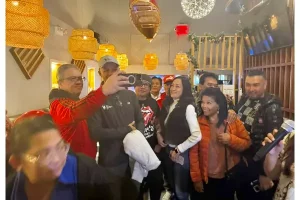 Puluhan Warga Kawanua di New York Bertemu Ganjar Pranowo, Rebutan Swafoto Sampai ke Parkiran