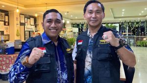 Marchelino Mewengkang-Lefrando Sumual, Antara AC Milan dan Manchester United