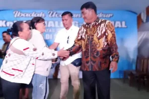 Pilkada Sukses, Yulius Selvanus Bersyukur Bersama Keluarga di Kakas