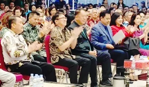 Wali Kota Andrei Angouw Bersama Sekda Micler Lakat Hadiri Perayaan Natal GBI Menorah
