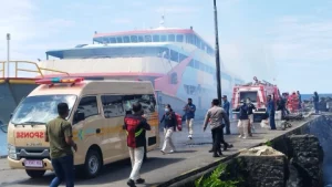Polsek Kawasan Pelabuhan Manado dan Stakeholder Gelar Latihan Bersama Simulasi Darurat Kebakaran Kapal