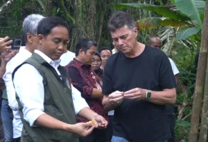 Tinjau Hutan Aren di Tomohon, Menhut Raja Antoni Siapkan Kawasan Hutan untuk Bioethanol