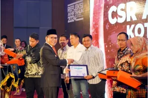 Pertamina Patra Niaga Regional Sulawesi Raih Penghargaan CSR Award 2024 dari Wali Kota Makassar