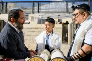 Levi Yitzhak, Anak Yahudi Asal Indonesia Pertama yang Merayakan Bar Mitzvah di Israel