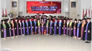 Dikukuhkan Sidang Senat, Unsrat Manado Bertambah 21 Guru Besar