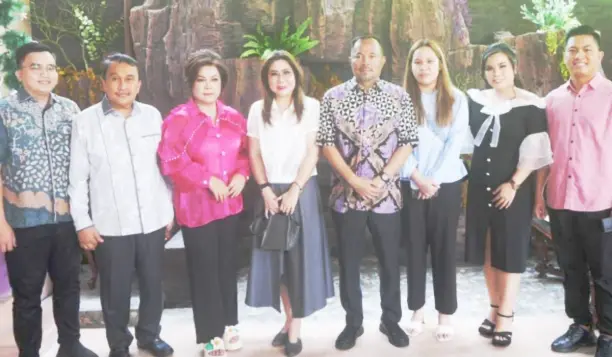 Sekda Kota Manado Micler Lakat Gelar Open House: Simbol Toleransi dan Kebersamaan
