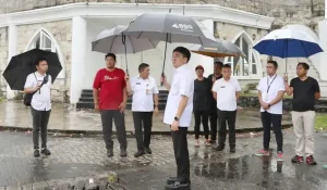 Wali Kota Manado Tinjau Taman Berkat dan Pantai Pasir Putih di Tengah Hujan, Siap Jadikan Tempat Rekreasi Favorit