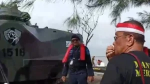 Wow! TNI AL Terjunkan Tank Amfibi Bongkar Pagar Laut di Tangerang