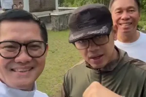 Joune Ganda Prima Jajal Puncak Tidar, Wamen Bima Arya Menyapa Warga Minut