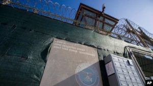 Organisasi HAM Kecam Rencana Trump Tahan Migran di Guantanamo