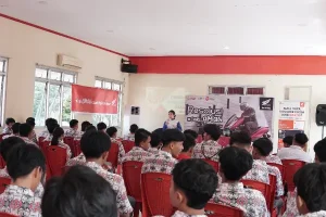 Honda Berikan Edukasi Keselamatan Berkendara kepada Pelajar SMK N 2 Manado