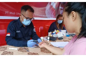 Wujudkan Keluarga Sehat, Alfamidi Gelar Cek Kesehatan Gratis di Toko Sam Ratulangi Tondano