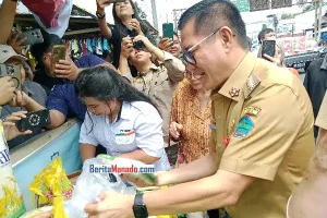 Joune Ganda Jualan Pangan Murah di Pasar Airmadidi