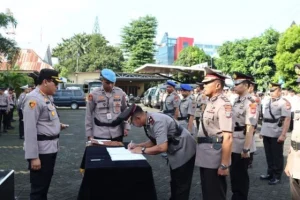 Resmi Bertugas, Ini Daftar Pejabat Kabag Ops, Kasat Polair dan Sembilan Kapolsek Baru di Polresta Manado