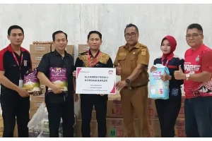 Peduli Korban Bencana, Alfamidi Salurkan Bantuan Bagi Korban Banjir di Manado